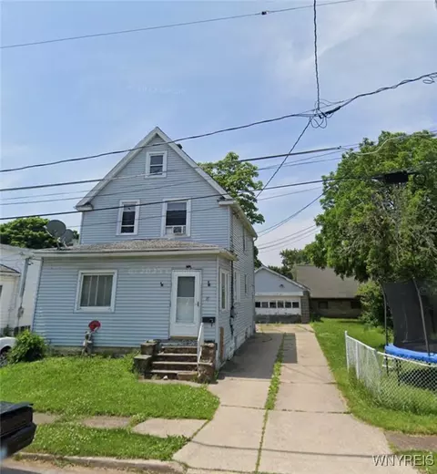 15 Monroe St, Lackawanna, NY 14218