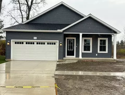 4915 Waterford Ln, Hamburg, NY 14075