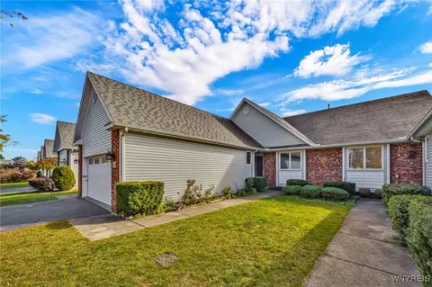 63 Niagara Shore Dr, Tonawanda, NY 14150