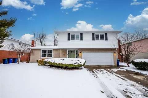 245 Ranch Trl, Amherst, NY 14221