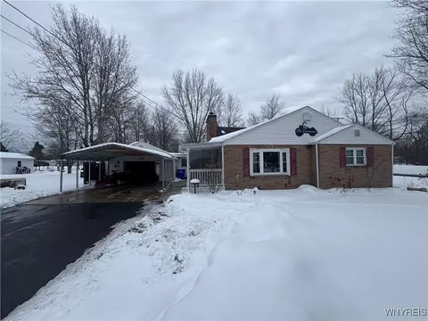 132 Grove St, Evans, NY 14006