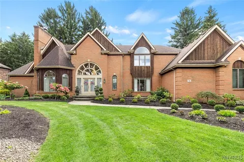36 S Woodside Ln, Amherst, NY 14221