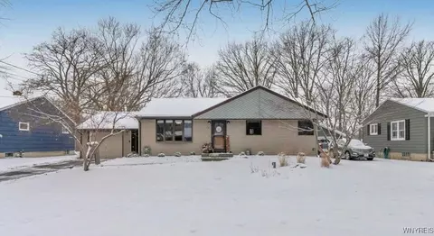 298 Homestead Dr, North Tonawanda, NY 14120