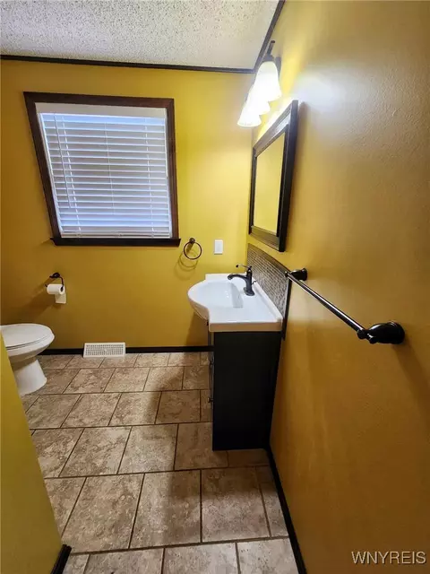 Bath - 1605 Gemini Dr, Olean, NY 14760 photo 2 of 7
