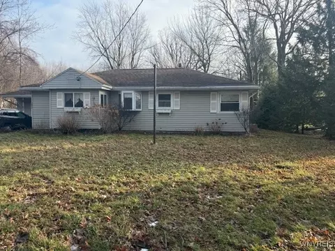 7473 Townline Rd, Pendleton, NY 14120
