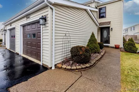 3004 E River Rd, Grand Island, NY 14072