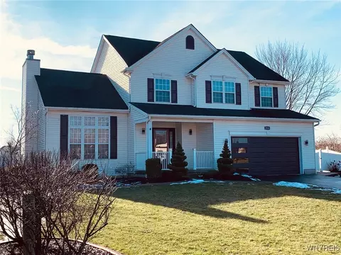 2524 Nicole Dr, Wheatfield, NY 14304
