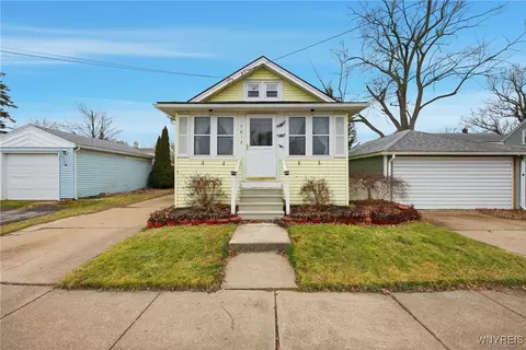 7813 Edison Ave, Niagara Falls, NY 14304
