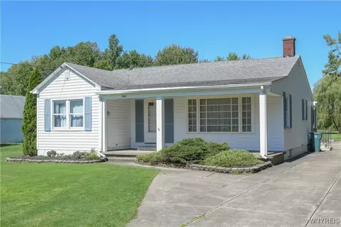 3007 Krueger Rd, Wheatfield, NY 14120