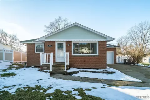 18 Joann Dr, West Seneca, NY 14224