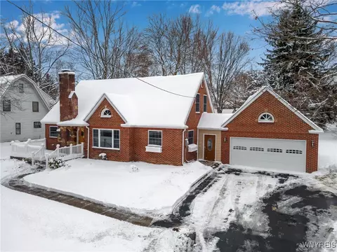 Exterior - 336 N Main St, Evans, NY 14006 photo 2 of 4