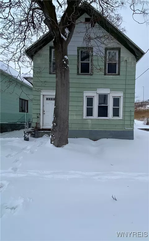 66 Selkirk St, Buffalo, NY 14210