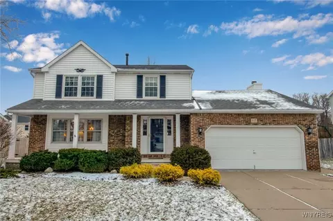 17 Camelot Dr, West Seneca, NY 14224