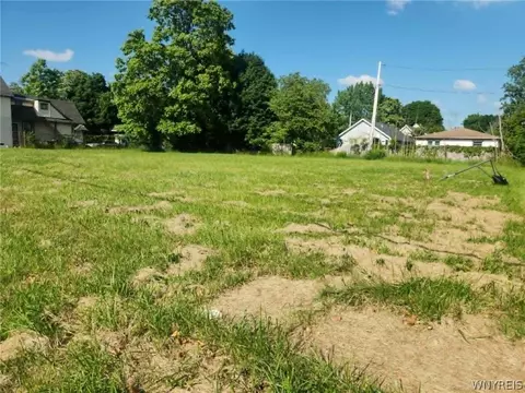 23 Sherman St, Buffalo, NY 14206