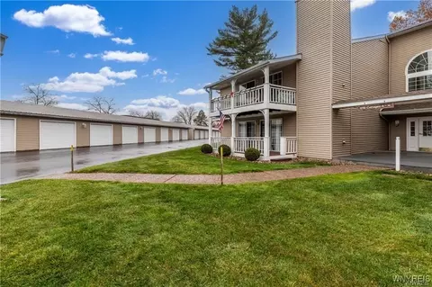 1210 Youngs Rd #D, Amherst, NY 14221