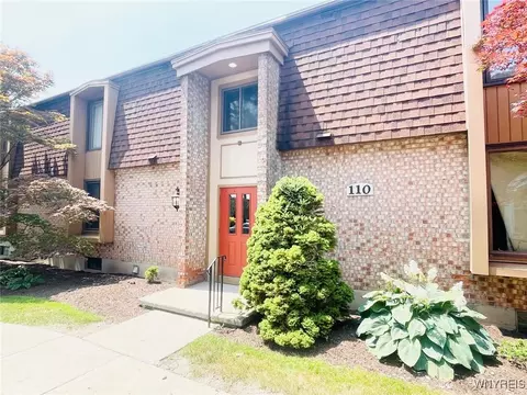 110 Charter Oaks Dr #3, Amherst, NY 14228
