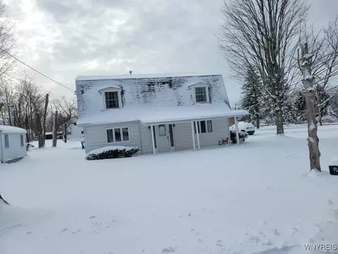 137 Potomac Ave, Evans, NY 14006