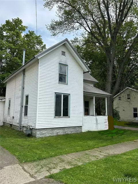 23 Church St, Franklinville, NY 14737