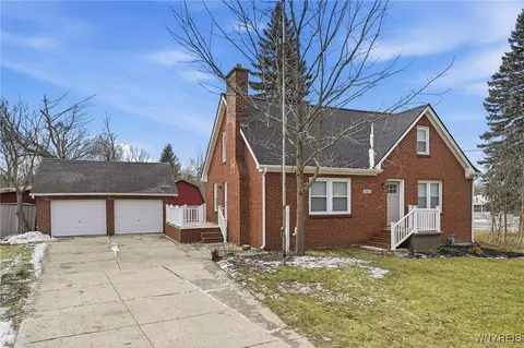 5407 Genesee St, Lancaster, NY 14086