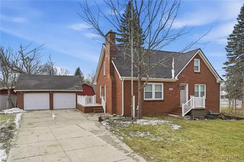 5407 Genesee St, Lancaster, NY 14086