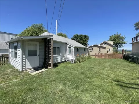 5843-5845 5847 Ontario St, Burt, NY 14028