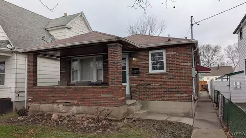2762 Falls St, Niagara Falls, NY 14303