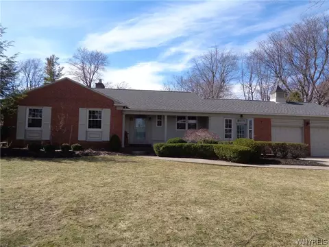 44 Parkwood Dr, Amherst, NY 14226