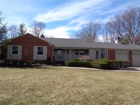 44 Parkwood Dr, Amherst, NY 14226