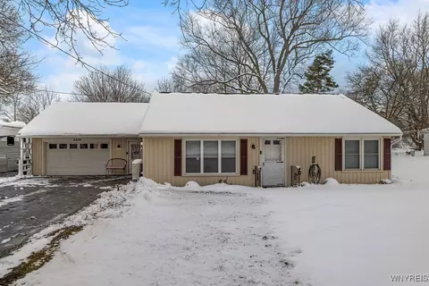 5536 Townline Rd, Sanborn, NY 14132