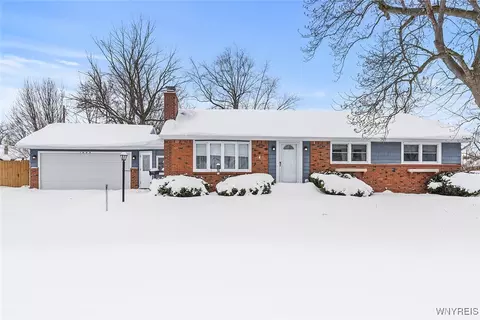 1600 Red Jacket Rd, Grand Island, NY 14072