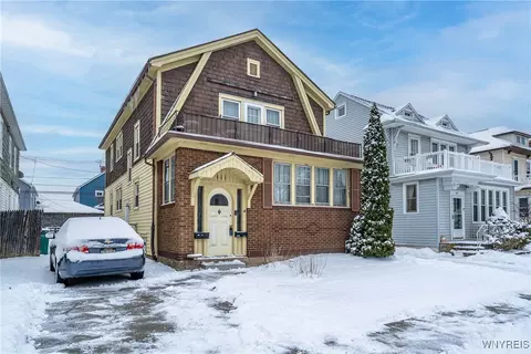 111 Harding Rd, Buffalo, NY 14220