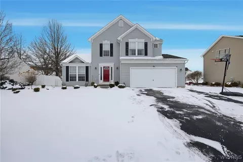 14 Park Walk Ln, Lancaster, NY 14086