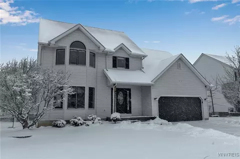 9486 Boxwood Dr, Clarence Center, NY 14032