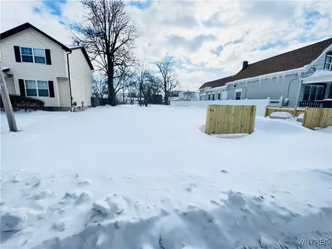 97 Peckham St, Buffalo, NY 14206