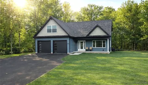 595 Seneca Rd, Evans, NY 14006