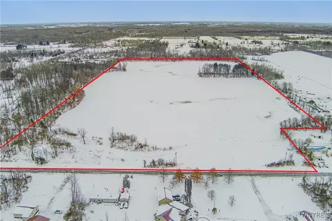 9488 Rose Rd, Hartland, NY 14105