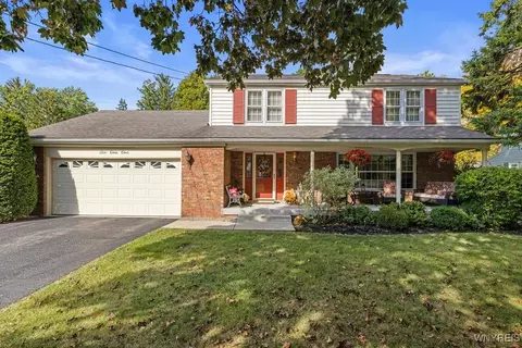 611 Sandlewood Dr, Lewiston, NY 14092