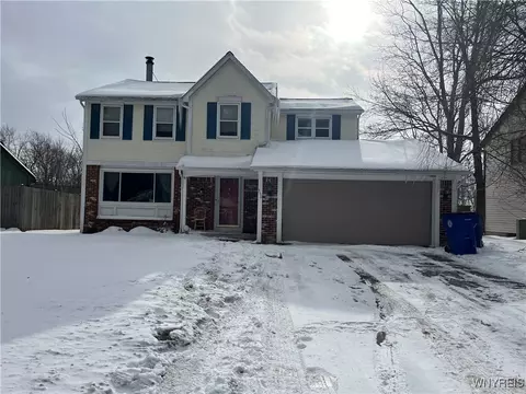 350 Bramblewood Ln, East Amherst, NY 14051