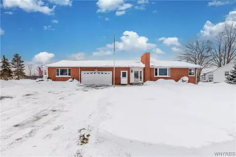 3242 Lockport Rd, Wheatfield, NY 14132