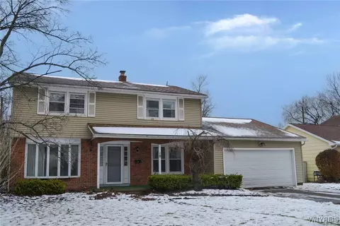 18 Ava Ln, Amherst, NY 14221