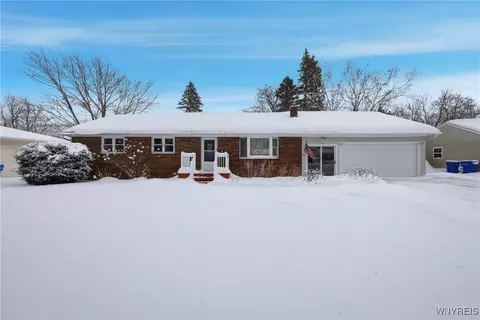 14 Carolin Dr, Sweden, NY 14420