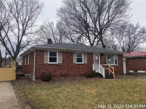 79 Willowcrest Dr, West Seneca, NY 14224