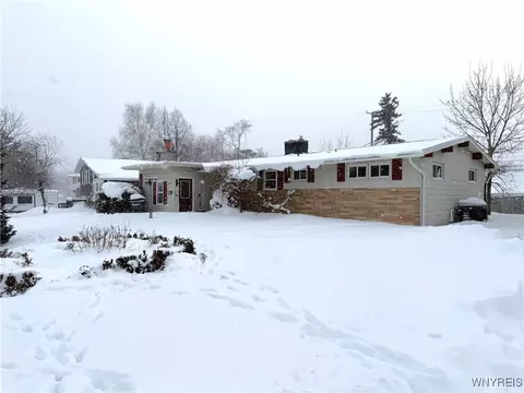 54 Albert St, Depew, NY 14043