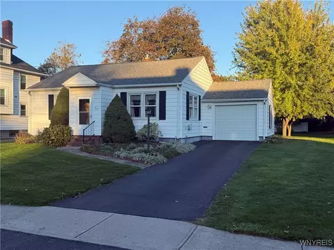 519 Davis Ave, Ridgeway, NY 14103