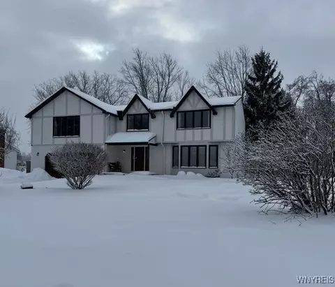 8313 W Point Dr, East Amherst, NY 14051