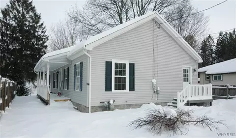 70 Church St, Le Roy, NY 14482