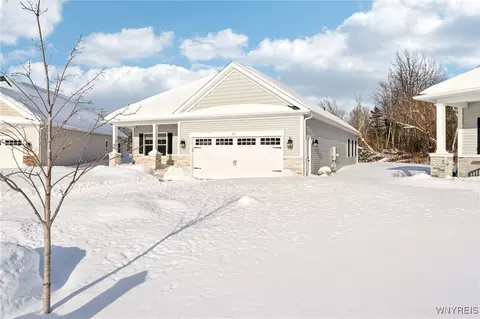 6385 Boston State Rd #13, Hamburg, NY 14075
