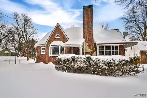 51 Hybank Dr, West Seneca, NY 14224
