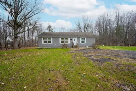 9414 Gowanda State Rd, Eden, NY 14057