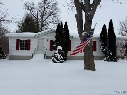 90 Rainbow Park, Wilson, NY 14301